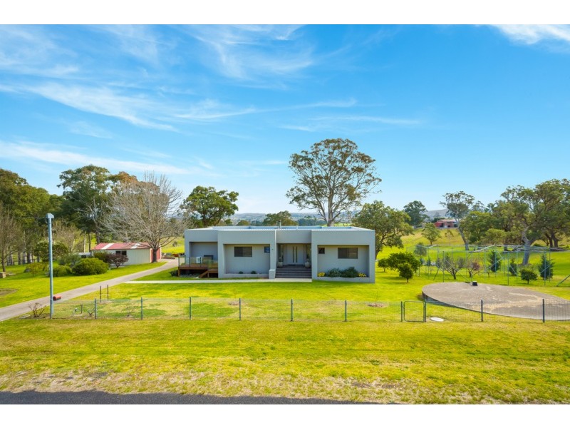 21 Corridgeree Rd, Bega NSW 2550