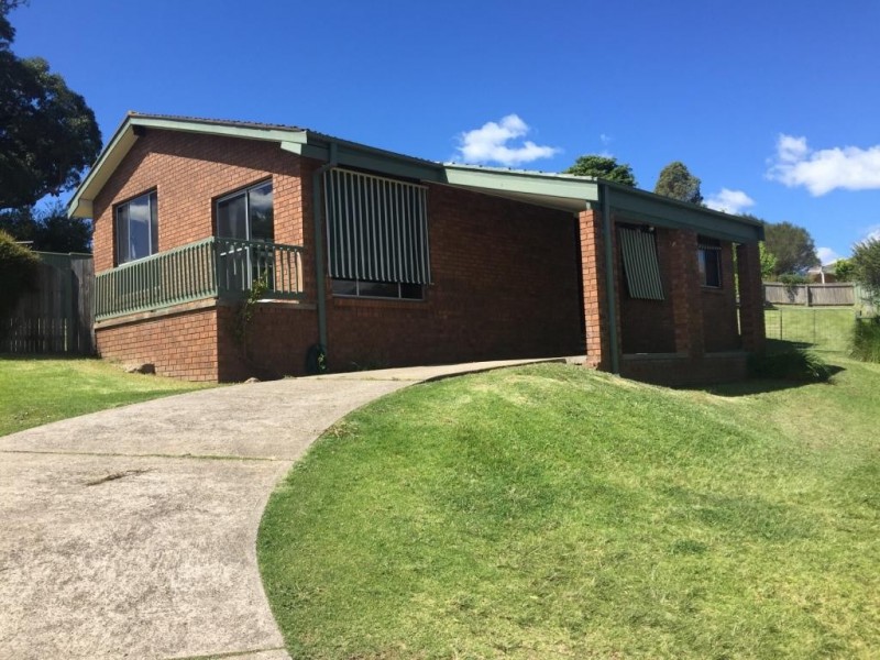 14 Laws Drive, Bega NSW 2550