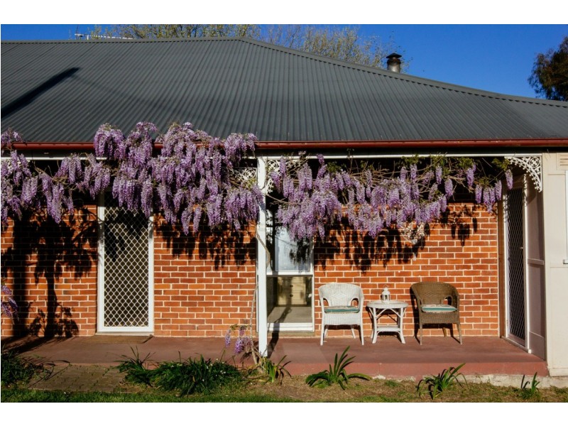 3-5 Avernus St, Cobargo NSW 2550