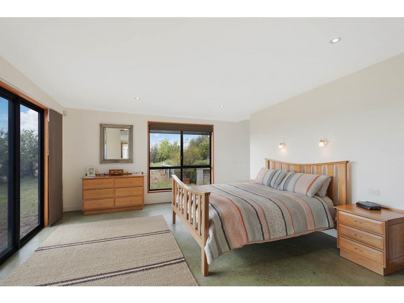 252 Kemps Lane, Kameruka NSW 2550