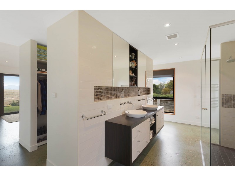 252 Kemps Lane, Kameruka NSW 2550