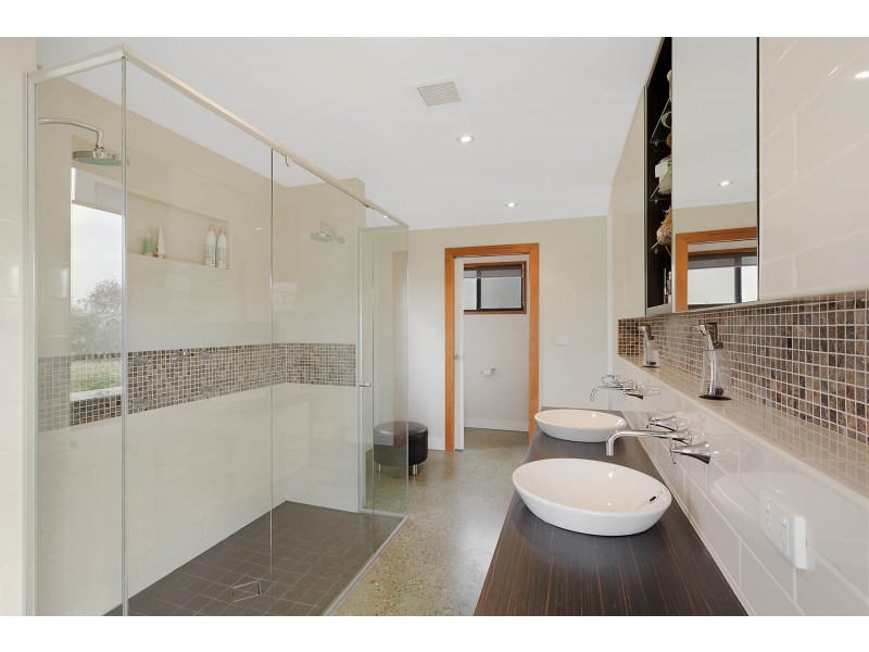 252 Kemps Lane, Kameruka NSW 2550