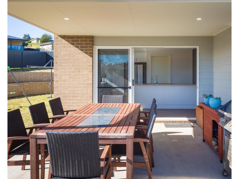 76 Glen Mia Drive, Bega NSW 2550