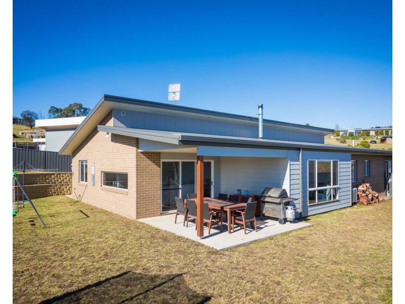 76 Glen Mia Drive, Bega NSW 2550