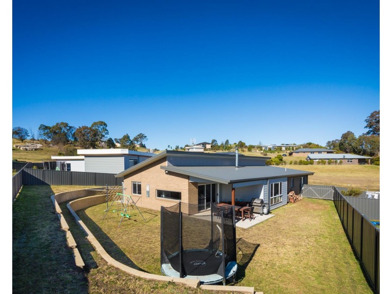 76 Glen Mia Drive, Bega NSW 2550