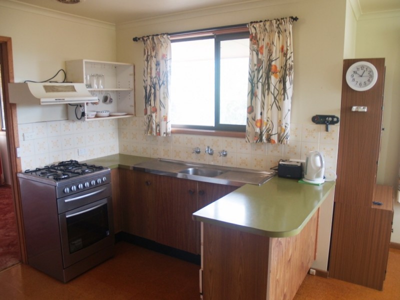 80 Lynjohn Drive, Bega NSW 2550