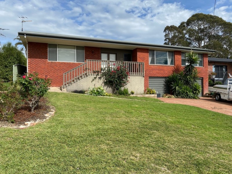 27 Tathra Rd, Bega NSW 2550