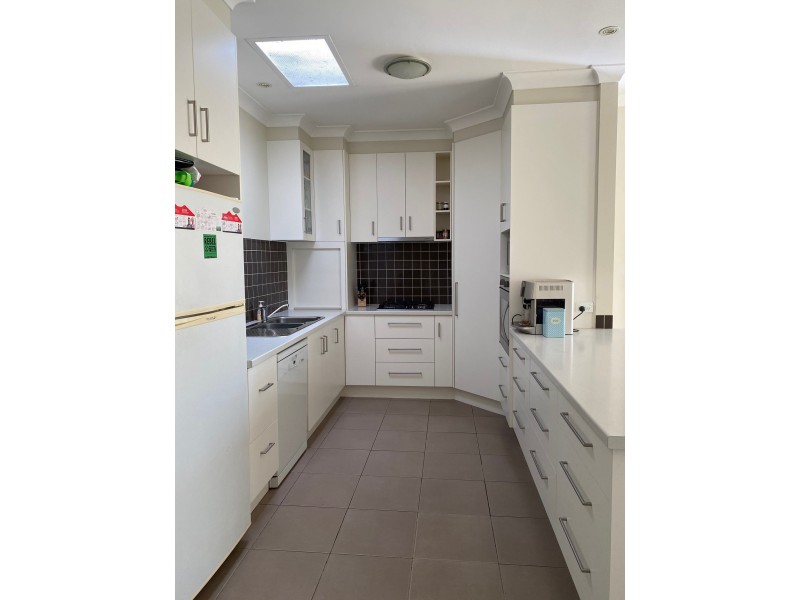 27 Tathra Rd, Bega NSW 2550