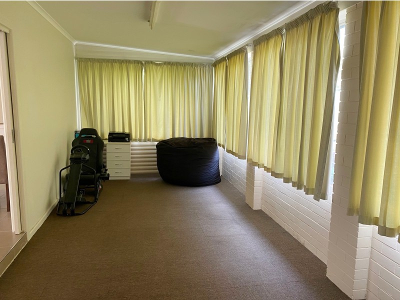 27 Tathra Rd, Bega NSW 2550