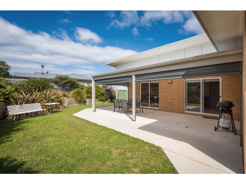 57 Glen Mia Drive, Bega NSW 2550