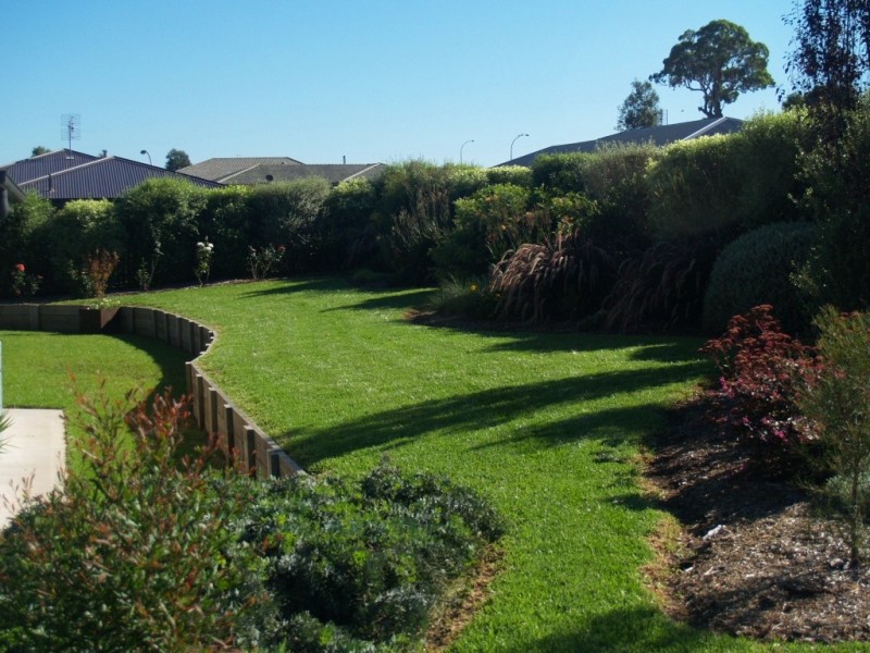 16 Koma Circuit, Bega NSW 2550
