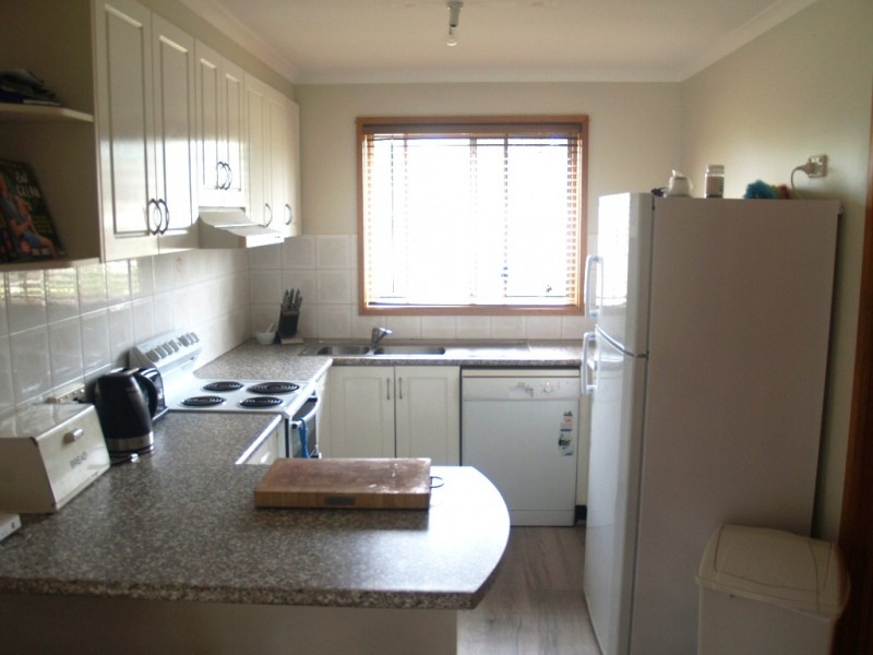 1 Stevenson St, Bega NSW 2550
