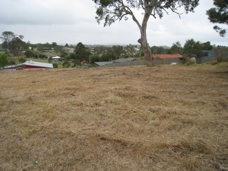 8 Glen Mia Drive, Bega NSW 2550
