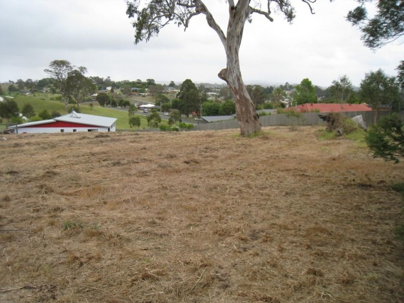 8 Glen Mia Drive, Bega NSW 2550