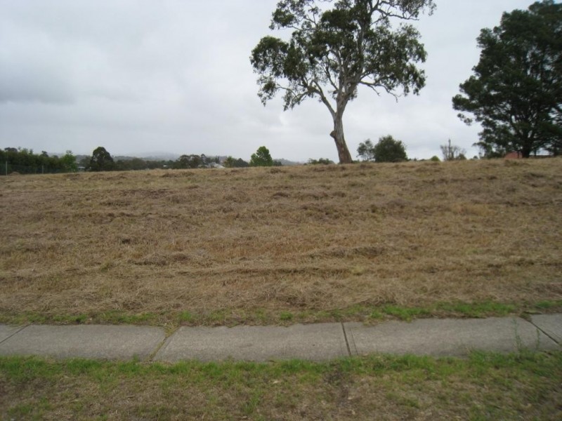 8 Glen Mia Drive, Bega NSW 2550