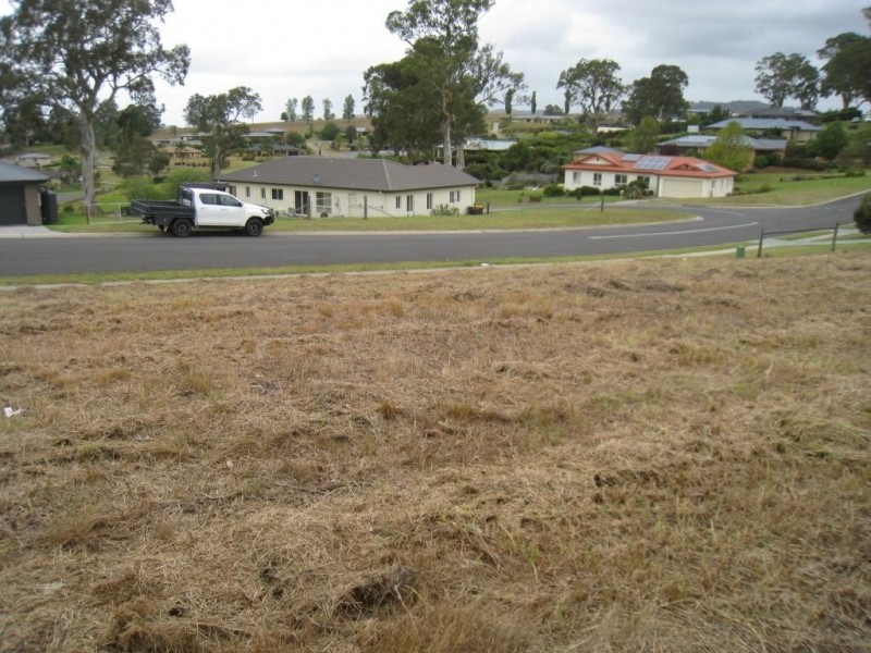 8 Glen Mia Drive, Bega NSW 2550