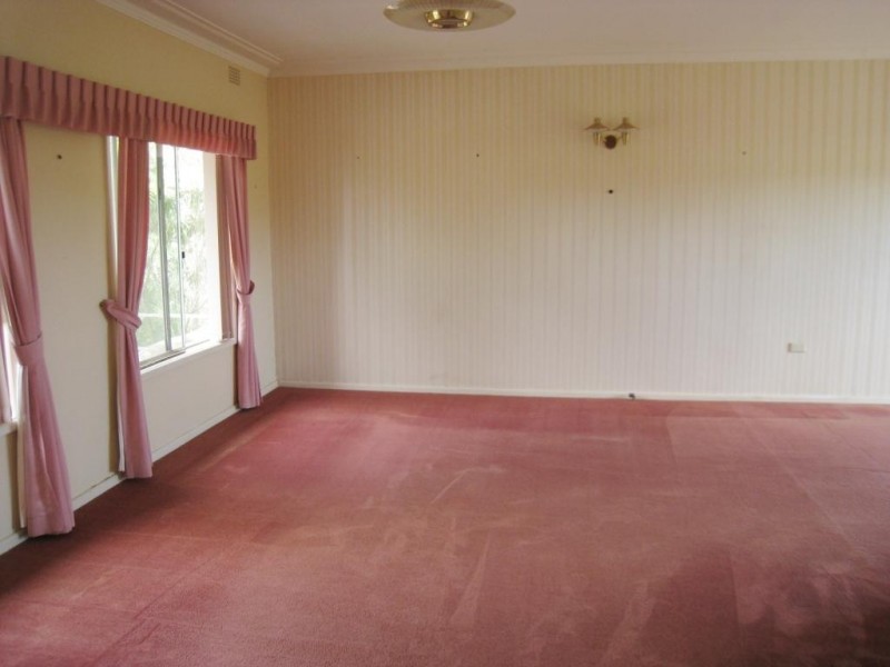 66 Parrabell St, Bega NSW 2550