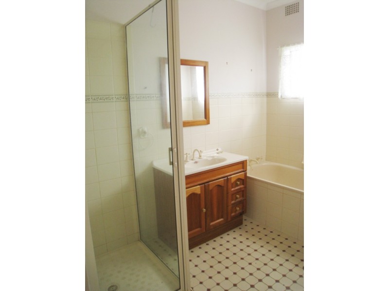 66 Parrabell St, Bega NSW 2550