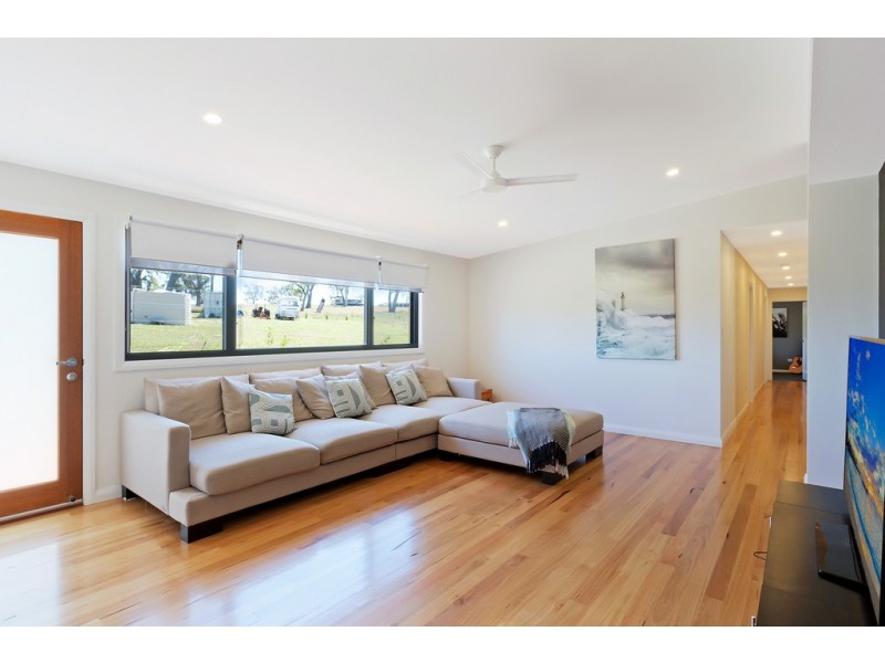 8 Newlyns Place, Frogs Hollow NSW 2550