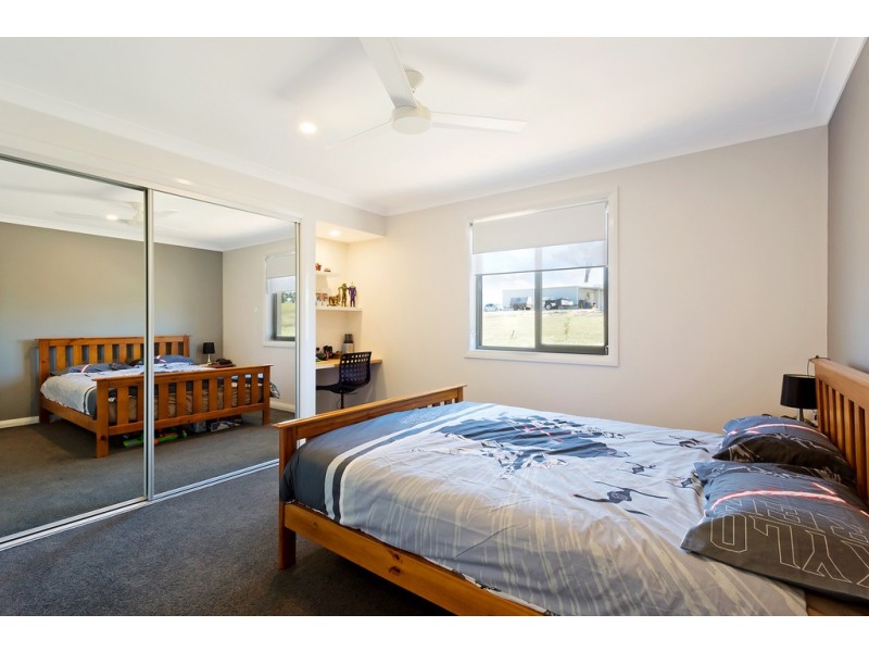 8 Newlyns Place, Frogs Hollow NSW 2550