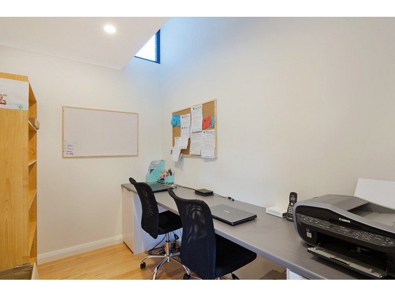 8 Newlyns Place, Frogs Hollow NSW 2550