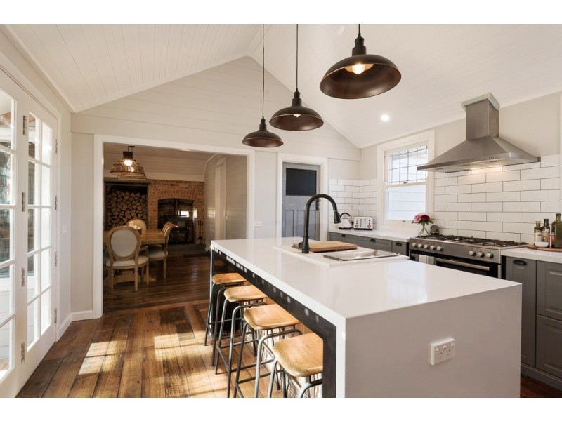 27 Little Glen Oaks Rd, Greendale NSW 2550