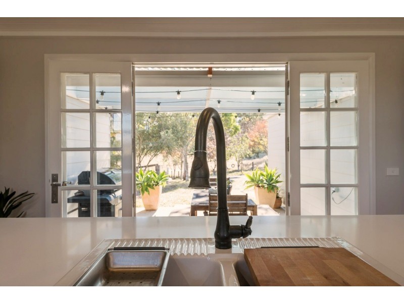 27 Little Glen Oaks Rd, Greendale NSW 2550