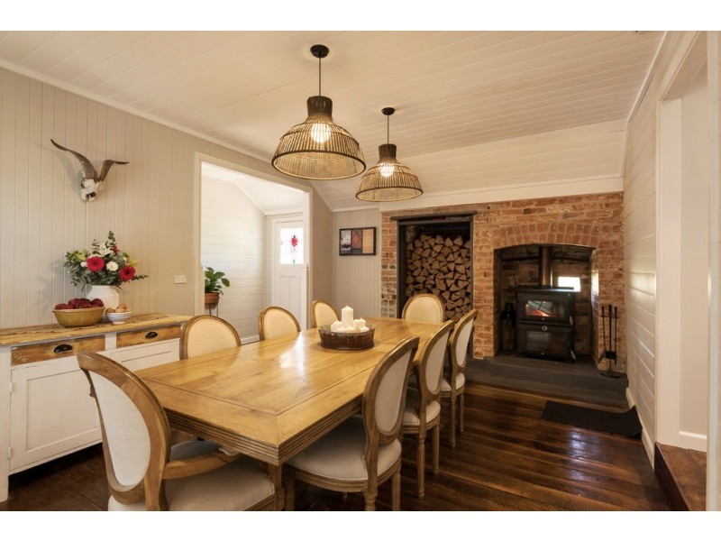 27 Little Glen Oaks Rd, Greendale NSW 2550