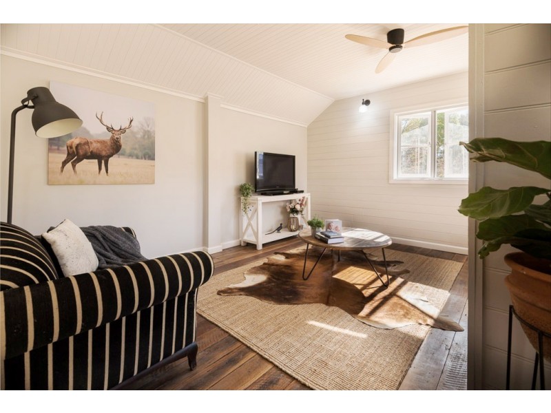 27 Little Glen Oaks Rd, Greendale NSW 2550