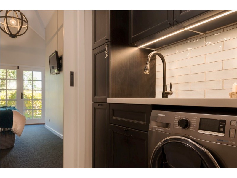 27 Little Glen Oaks Rd, Greendale NSW 2550