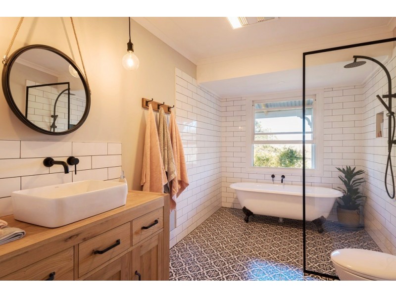 27 Little Glen Oaks Rd, Greendale NSW 2550