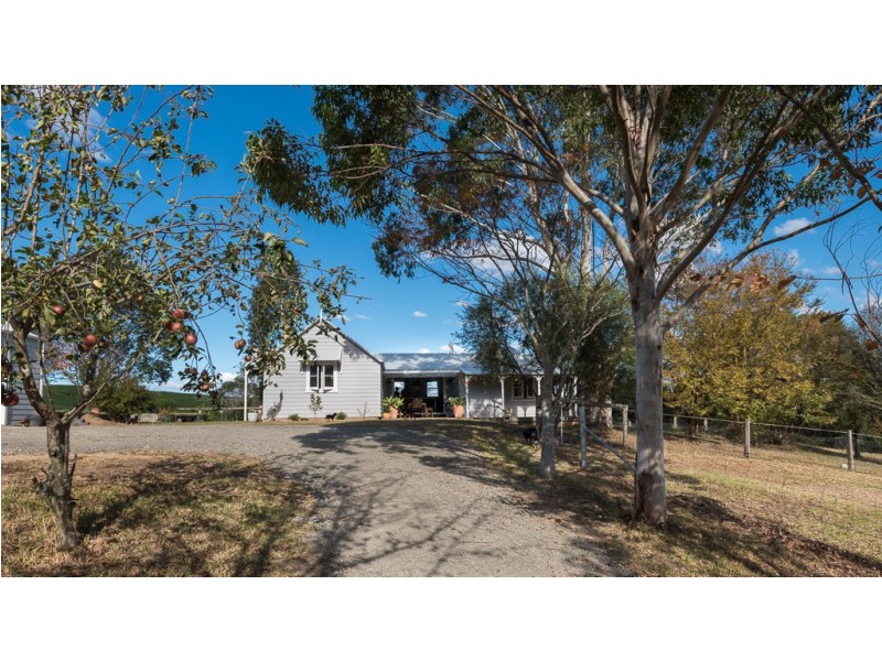 27 Little Glen Oaks Rd, Greendale NSW 2550