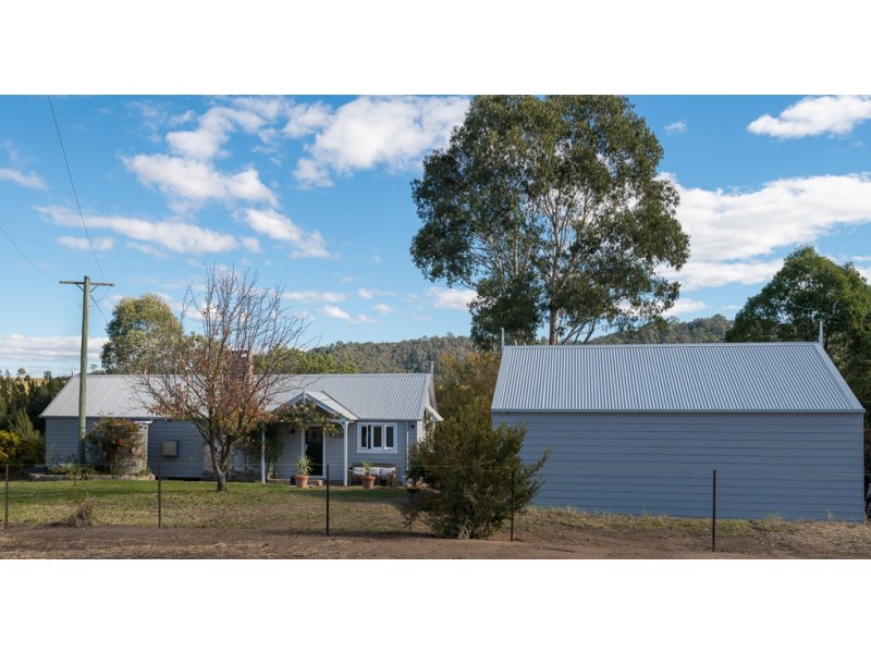 27 Little Glen Oaks Rd, Greendale NSW 2550