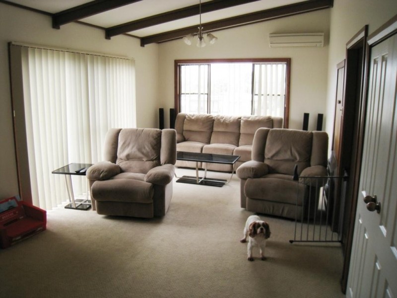 11 Glebe Ave, Bega NSW 2550