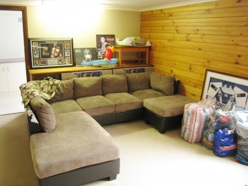 11 Glebe Ave, Bega NSW 2550