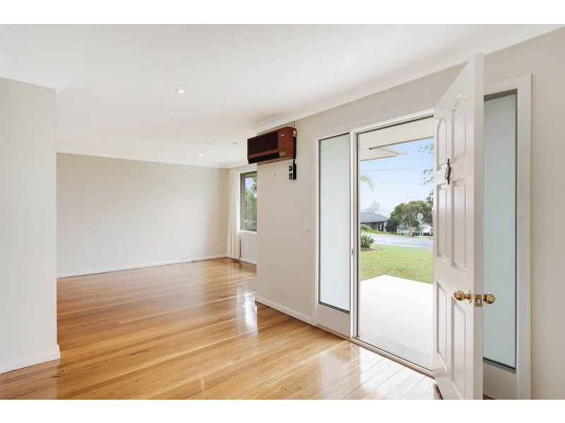 21 Howard Ave, Bega NSW 2550
