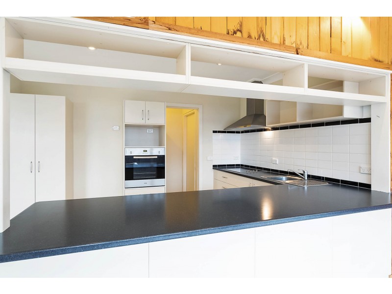 21 Howard Ave, Bega NSW 2550