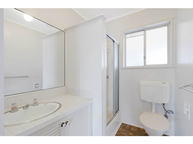 21 Howard Ave, Bega NSW 2550