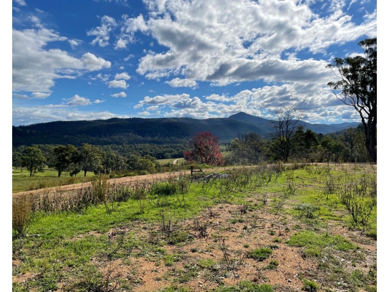 42 Batemans Rd, Morans Crossing NSW 2550