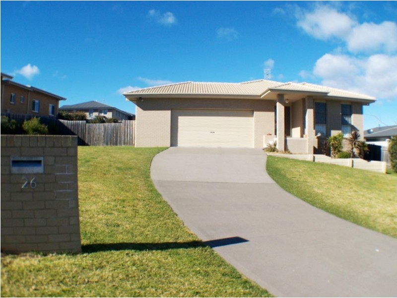 26 Koma Circuit, Bega NSW 2550