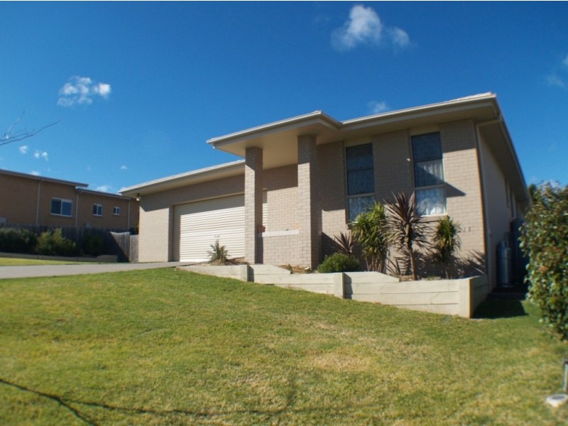 26 Koma Circuit, Bega NSW 2550