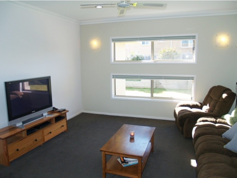 26 Koma Circuit, Bega NSW 2550