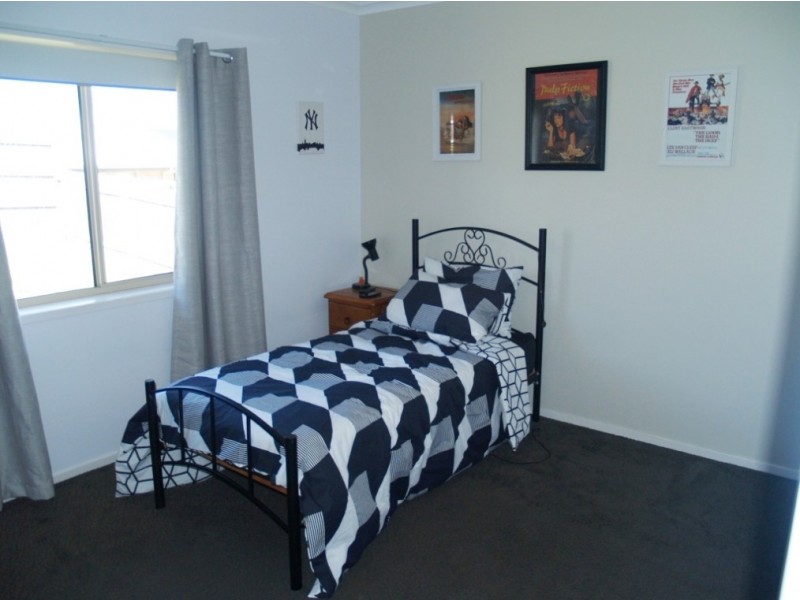 26 Koma Circuit, Bega NSW 2550