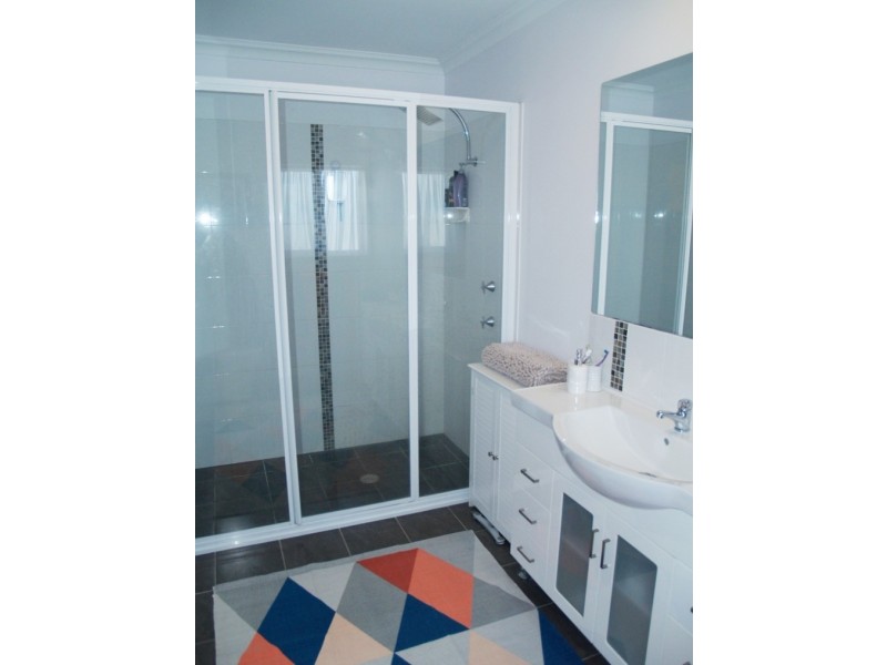 26 Koma Circuit, Bega NSW 2550