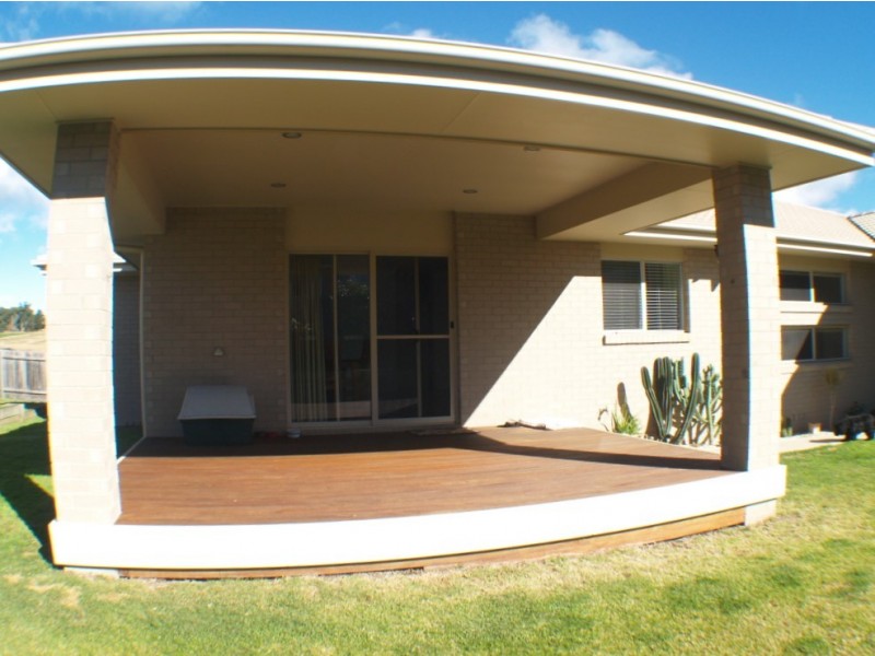 26 Koma Circuit, Bega NSW 2550