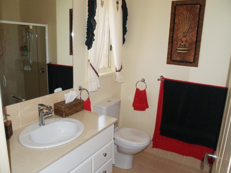 48 Glen Mia Drive, Bega NSW 2550