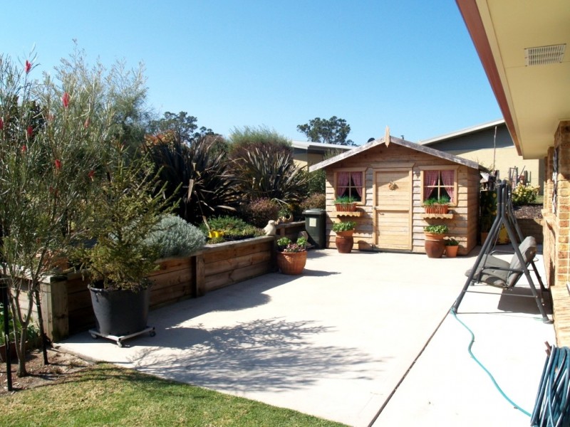 48 Glen Mia Drive, Bega NSW 2550