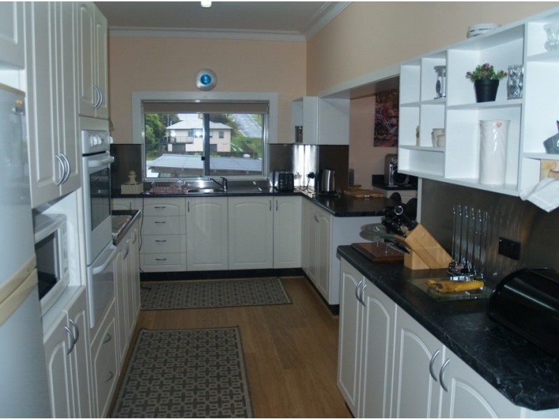 71 Ravenswood St, Bega NSW 2550