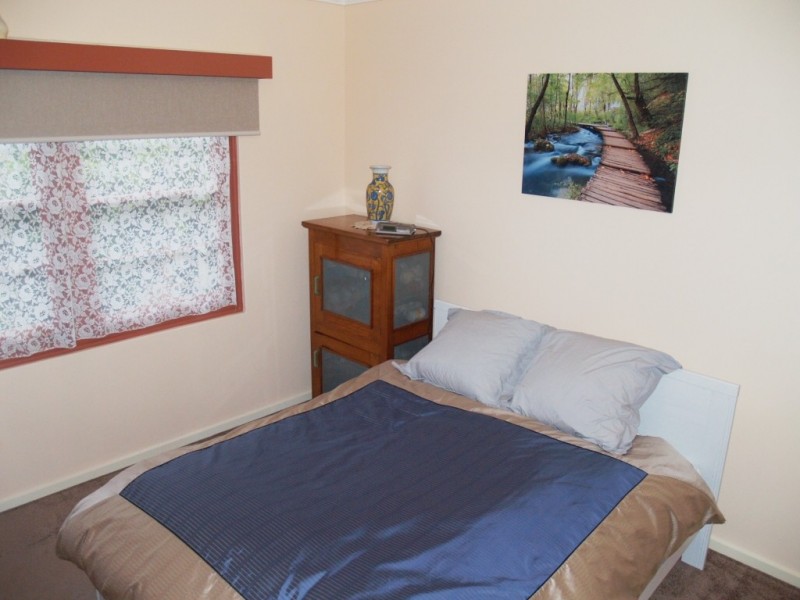 71 Ravenswood St, Bega NSW 2550