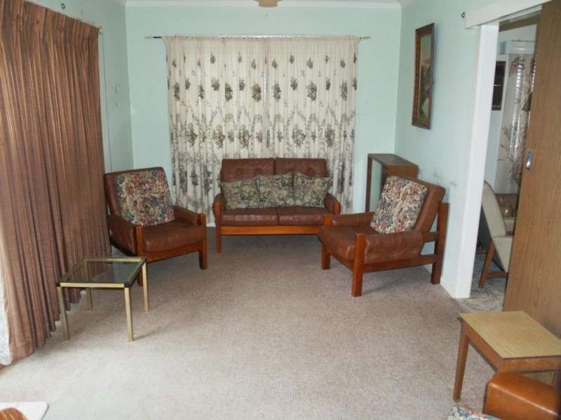 7 Heath St, Bega NSW 2550